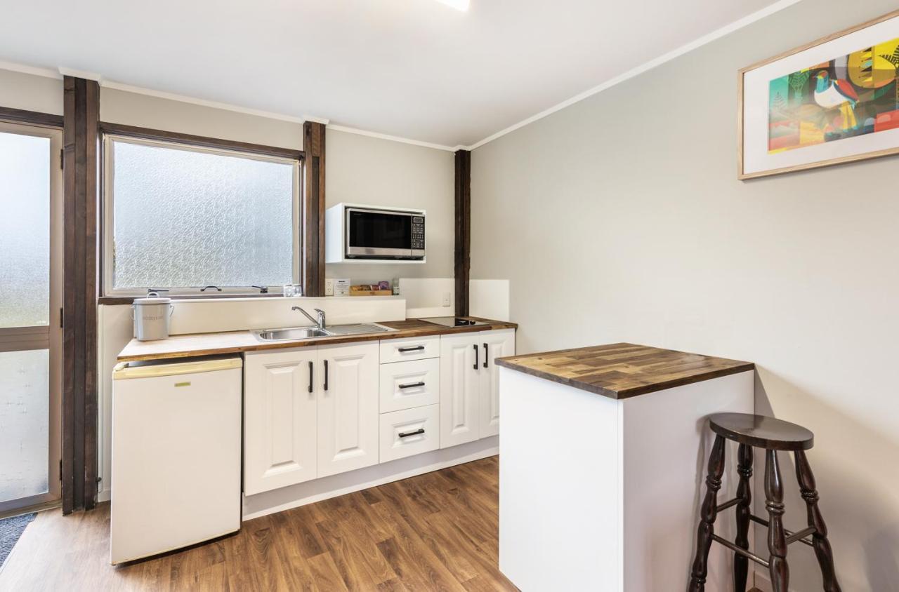 Tokaanu Lodge Motel Туранги Екстериор снимка