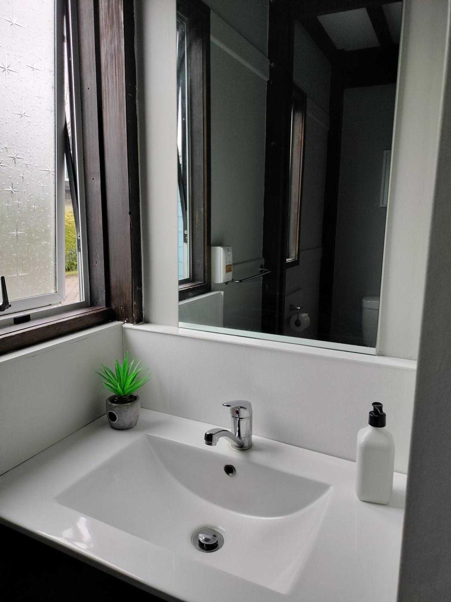 Tokaanu Lodge Motel Туранги Екстериор снимка