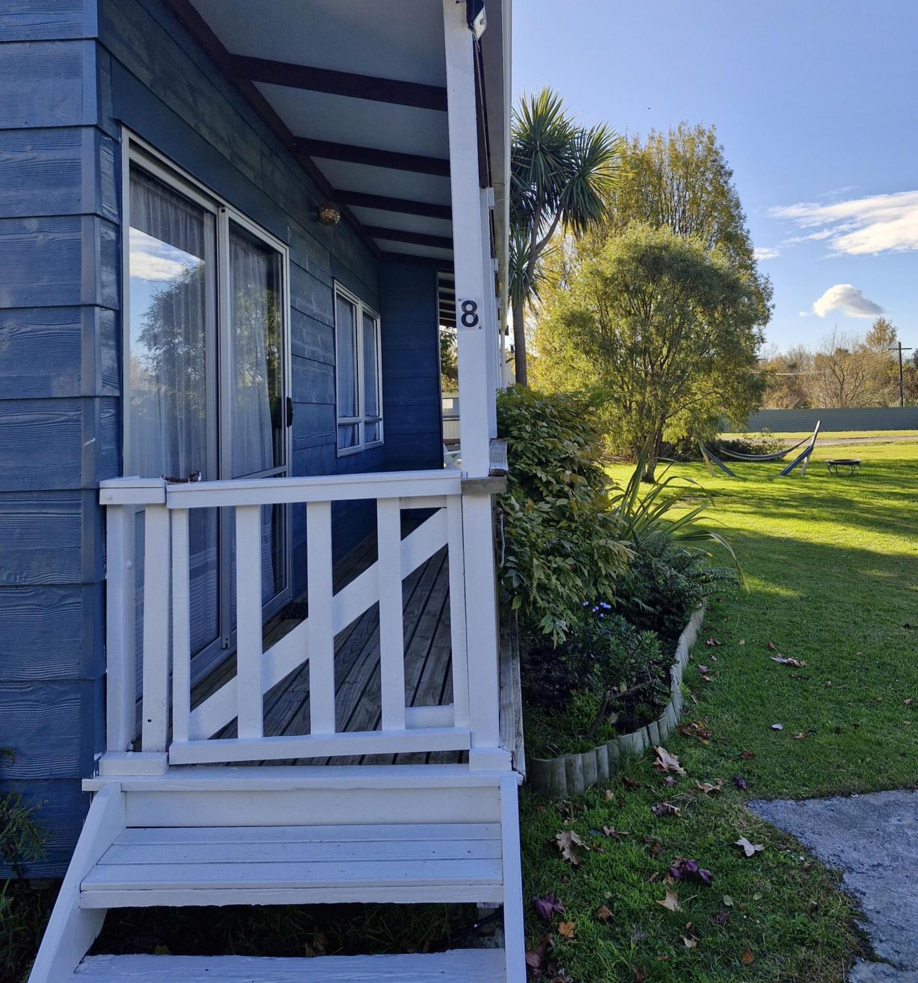 Tokaanu Lodge Motel Туранги Екстериор снимка